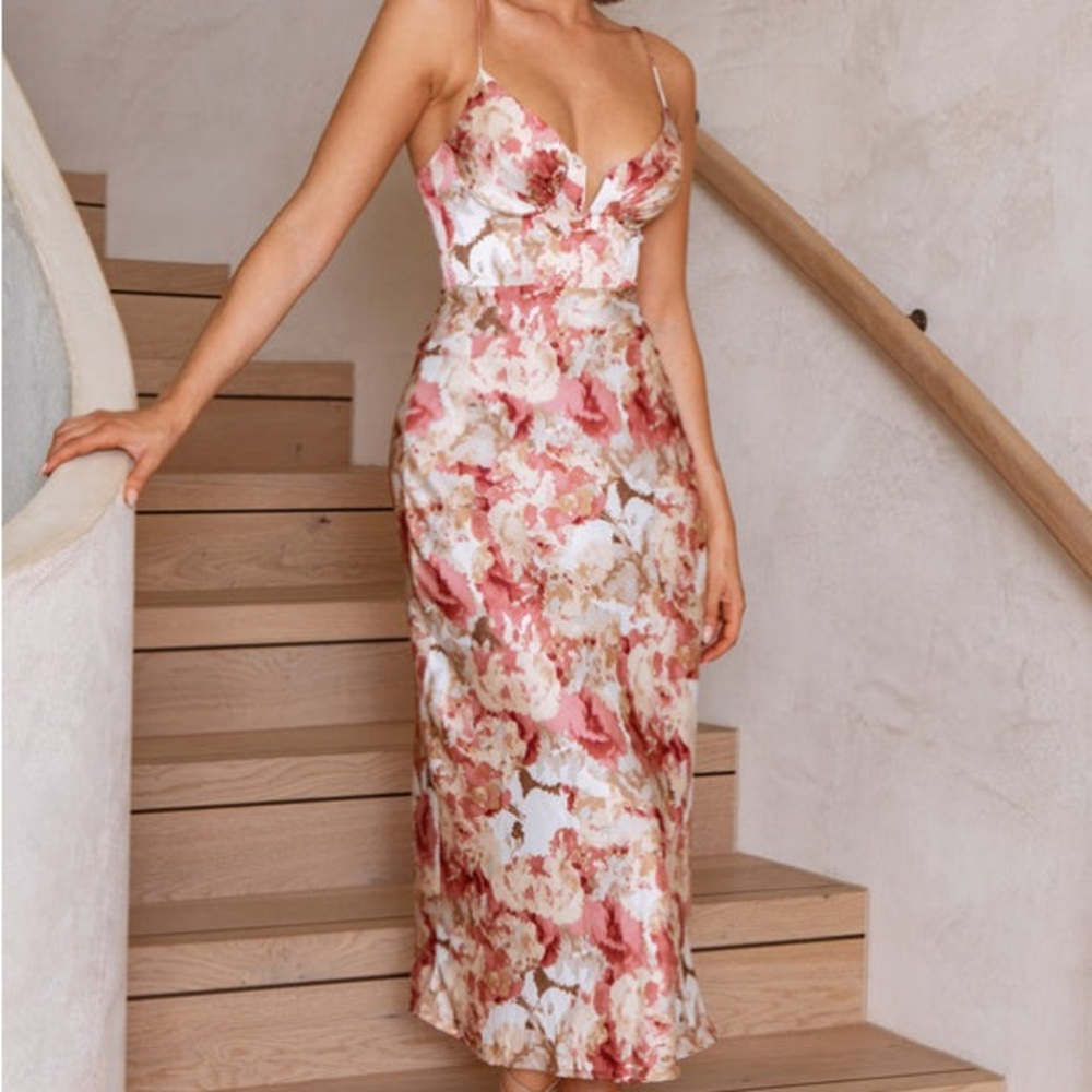 Selfie Leslie Pink and Cream Floral Midi Dress